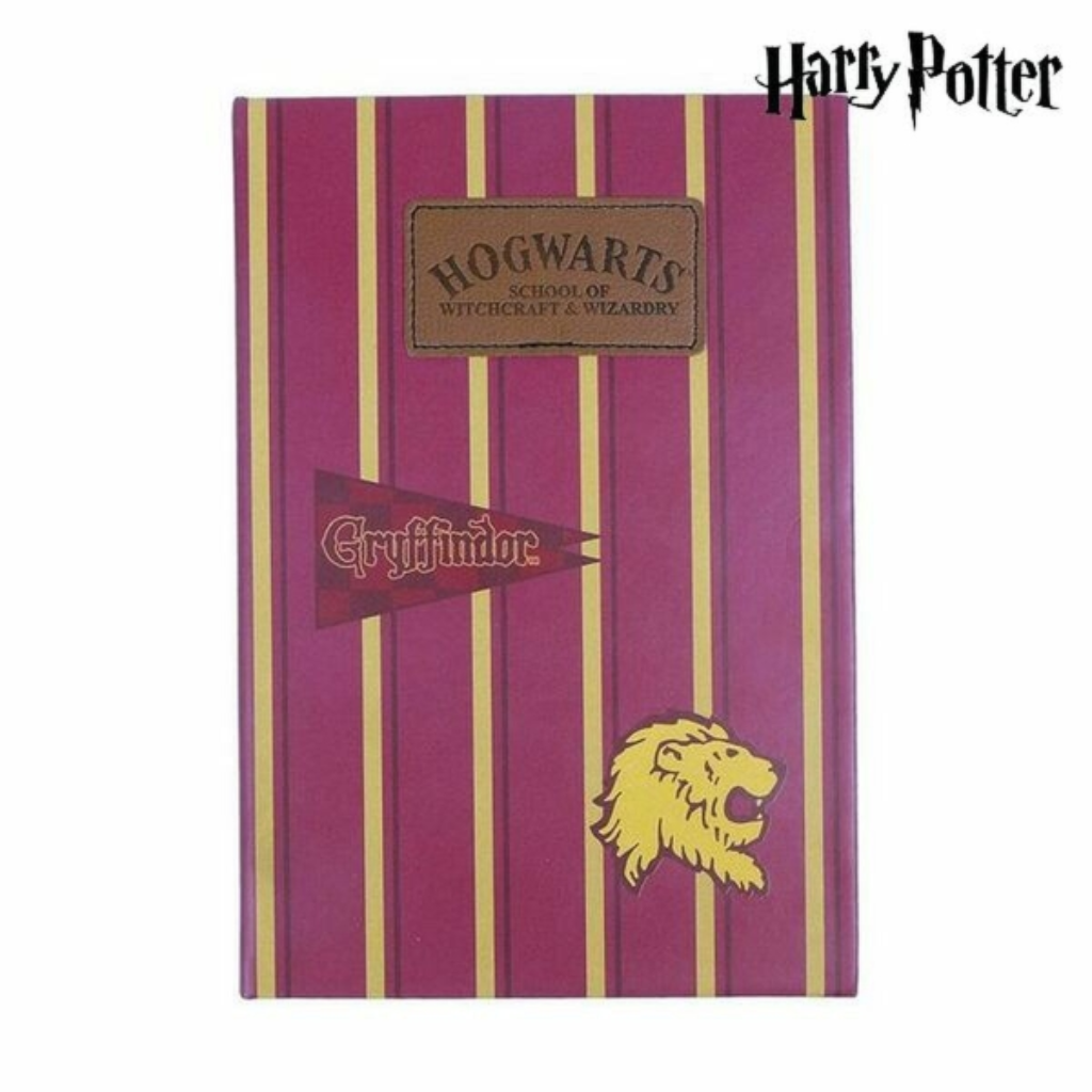 ¡Sumérgete en el mundo mágico de Harry Potter con este exclusivo Cuaderno de Notas + Bolígrafo Gryffindor Harry Potter!